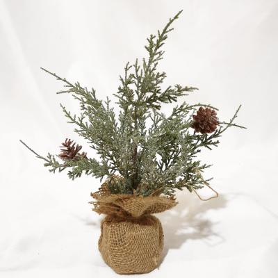 China Guaranteed Quality PE Material Decoration Beautiful Artificial Desktop Christmas Tree for sale