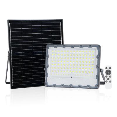 China Mono Panels IP67 Projector Solar Floodlight Sensor Flood Lamp 5000 Lumens 100w for sale