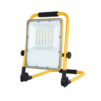 China 30W alta prenda impermeable recargable 360° de la luz del trabajo de los lúmenes USB que gira la luz plegable del trabajo de la MAZORCA LED del soporte en venta