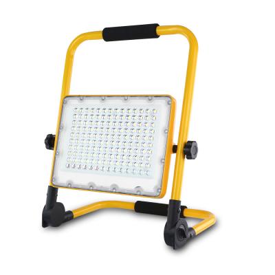 China Las lámparas portátiles impermeables directas del soporte de la luz del trabajo IP65 de la fábrica pueden ser luz retractable del trabajo de la carga por USB LED en venta