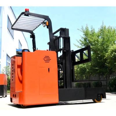 China Hotels Four Directional 2000Kg Load Capacity Electric Sideloader Forklift for sale