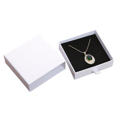 China Modern Design Recyclable Custom White Paper Box Jewelry Paper Box Pantone OEM Customized Logo Item Necklace Box for sale