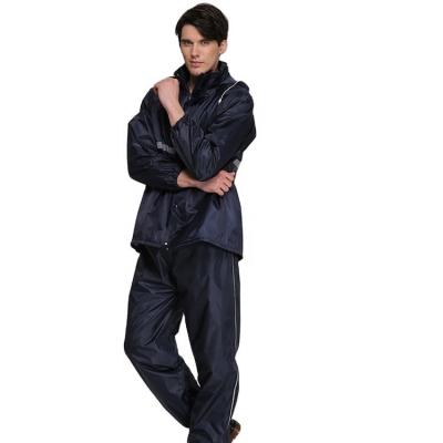 China Waterproof 100% Polyester Waterproof Mens Rain Jacket With Pants And Reflective Line for sale