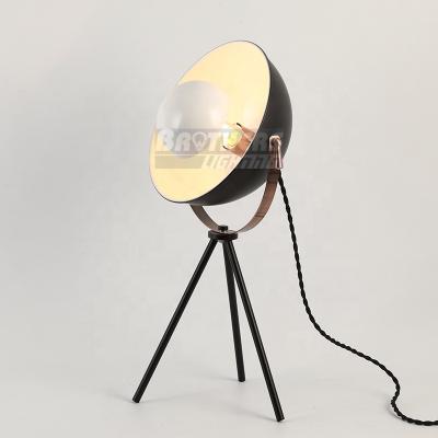 China Nordic Stylish Modern Living Room Bedroom Art Studio Simple Creative Matte Black Tripod Table Lamp Indoor Lighting for sale