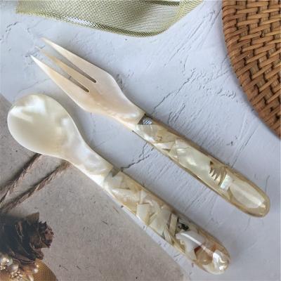 China Viable Elegant Restaurant Hotel Dinner Vietnam Spoon Shell Caviar Pearly Spoon for sale