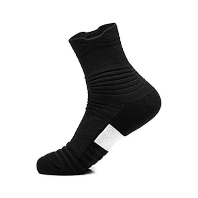 China Adult Running Athletic Socks Autumn Spring Elite Crew Compression Sports Outdoor Gym Socks for sale