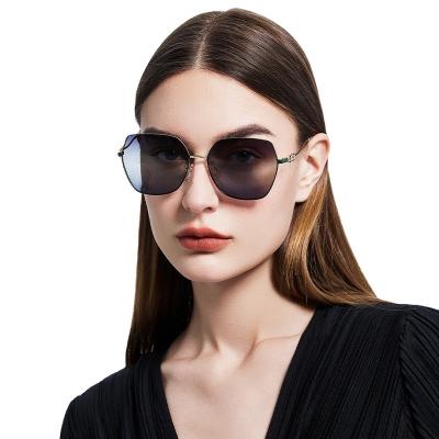 China Fashion Sunglasses Hollow-cut Design 2022 New Arrival Gradient Color Sunglasses For Women Polarized Sunglasses for sale