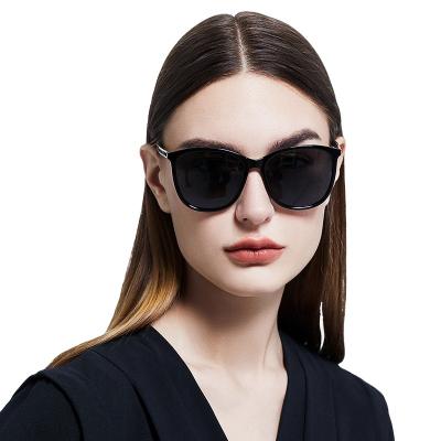 China Hot Sale Fashion Sunglasses For Women Shape Mirrored Lens Metal Frame Classic Women Oversized Metal Frame Sunglasses for sale