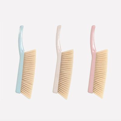 China Sustainable High Quality Reusable Household Cleaning Brush Duster Brush With Plastic Handle For Sofa Bed Counter for sale