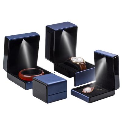 China Luxury Custom Recycled Materials Bracelet Packaging Case Jewelry Packaging Accessories Box With Sponge for sale