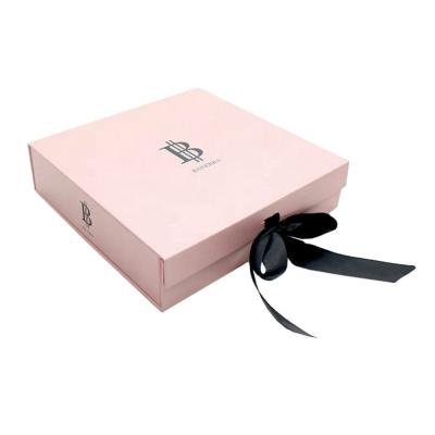 China Recycled Materials Lace Matte Custom Cardboard Wig Packaging Gift Foldable Magnetic Rigid Box With Ribbon for sale