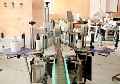 China Full Automatic One Side Bottle Labeling Machine For Round / Flat / Square Bottle for sale