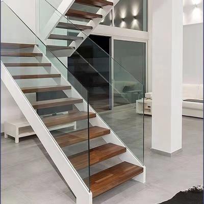 China Modern Home Decoration Double Keel Stringer Stairs Solid Wood Tread Staircase With Tempered Glass Railing for sale