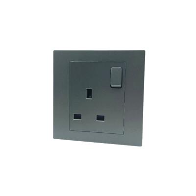 China Factory direct sales residential/general purpose 13A panel 250V UK 3 pin high quality plastic socket for sale