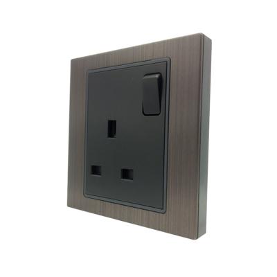 China Sales 86*86mm Factory Direct Metal Panel 250V UK 1 Strip 13A Wall Socket / Multipurpose for sale