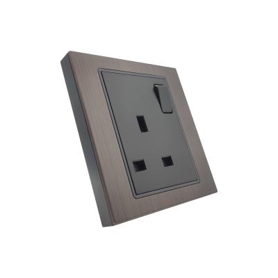 China 86*86mm Metal Panel 1 Strip 13A Wall Power Socket Residential / General Purpose UK Standard Socket for sale