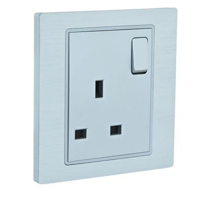 China British Standard Residential / General Purpose Aluminum Panel 250v 1 Strip 13A Silver Wall Socket for sale