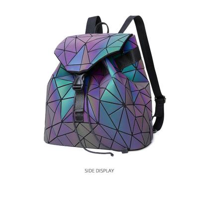 China 2021 New Diamond Lattice Bags Women PU Solar Panel Laser Reflective Bag Women Handbags Small Shoulder Geometric Chain Backpack for sale