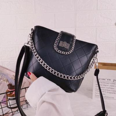 China High Quality Women Suede Chain Sling Cross - Body Design Shoulder Bag Fashion Bucket Bag for sale