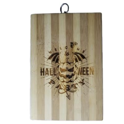 China Custom Viable Halloween Bamboo Hash Cutting Board For Kitchen Tableware Gift for sale