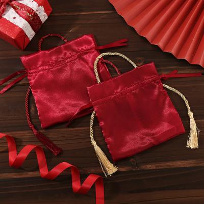 China Manufacturer Yiwu Factory 14*16CM Recyclable Professional Velvet Top Top Bag With Packing Tassel Drawstring Pouch Decor Candy Bag for sale