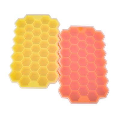 China Newest Design Viable Good Price Food Grade Silicone Ice Tray Ice Cube Maker Molds With Lids for sale