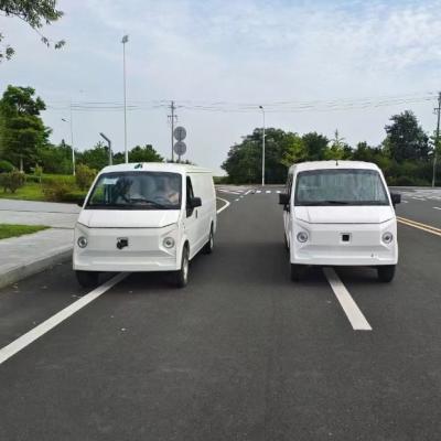 China Long range Electric Mini Bus 5.4 m Van Large Capacity To Carry Passengers for sale