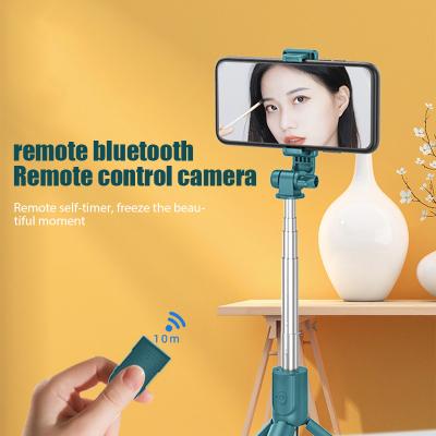 China Flexible Tripod/Controller 1000mm Selfie Stick New Q02s Professional Wireless Remote 360 ​​Mini Height Gimbal Tripods Blue Tooth for sale