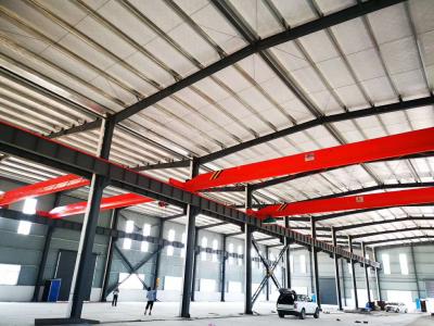 China Wide Span Workshop Prefab Steel Structure Q235B Q355B Crane Ventilation Te koop