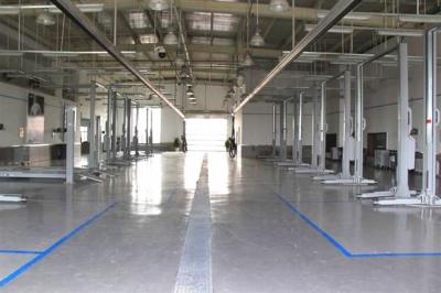 China Lightweight Prefab Steel Structure Workshop For Car Repair Shops / Mechanic Shop for sale