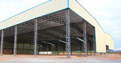 China Light Span Steel Structures Warehouse / Truss Roof Metal Storage Buildings for sale