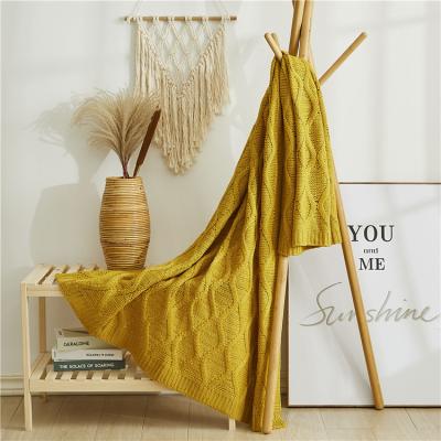 China PORTABLE New Fashion Types Acrylic Throw Blanket Knit Soft Knitted Blanket Wholesale Travel Blanket for sale