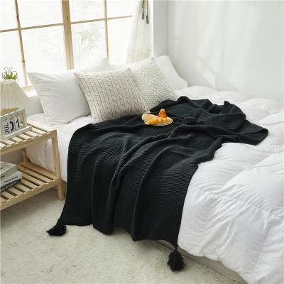 China Fashion PORTABLE Design Knit Throw Blanket Chunky Heavy Super Soft Acrylic Knitted Travel Blanket Blanket for sale