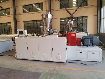 China Kunststoffmaschine PVC Tür- und Fensterrahmenprofile Herstellungsmaschine Produktionslinie einschließlich Extrudermaschine PVC Breitplattenherstellungsmaschine zu verkaufen