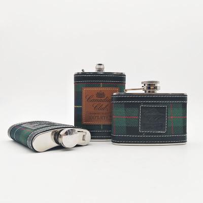 China Drinking party souvenir shops glenn tartan scotland stainless steel hip flask old leather for sale