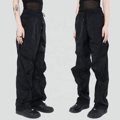 China Anti-wrinkle Women Black With White Cargo Pants With Front Zipper Back Pocket Pleated Casual Zipper Cargo Pants for sale