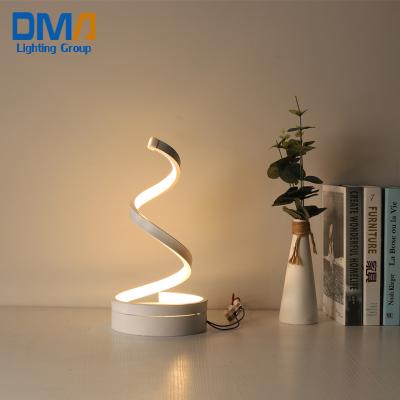 China New Modern Hot Sale Dressing Table Reading Light With Lighted Creative Mirror LED Table Lamp en venta