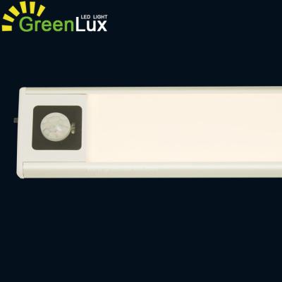 中国 Sensor Motion Wardrobe Under Cabinet Lighting LED Linear Light USB Battery Rechargeable 販売のため