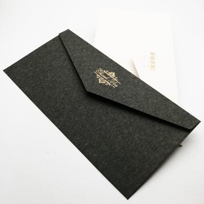 China Business Envelope/Gift Envelope Recycled Luxury Black Paper Gift Envelope Silver Custom UV Printed Gift Wrapping Envelopes for sale