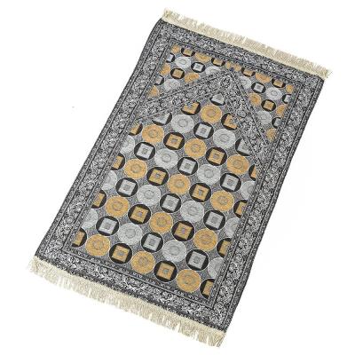 China Stain Resistant 2022 Chenille Islamic Blanket Cotton Gauze Blanket Prayer Mat for sale