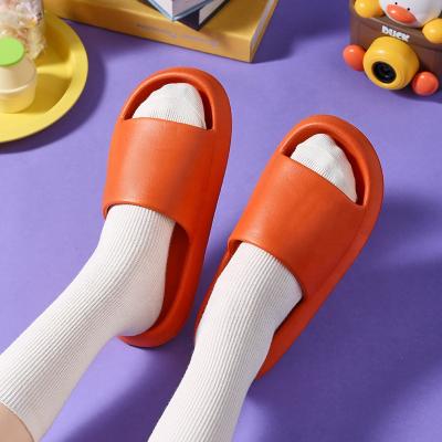 China Soft-soled shoes factory price fashion trend household slippers summer couples household slippers indoor bath thick-soled cheap direct bathroom for sale