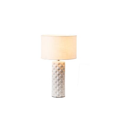 China Classics Design Jiahua - New Products European Style Embossed Hotel Outdoor Yellow Bedside Ceramic Table Lamp for sale