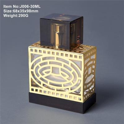 China Middle East Crystal Perfume Bottle Empty Refillable With 30ML Metal Perfume Bottle for sale