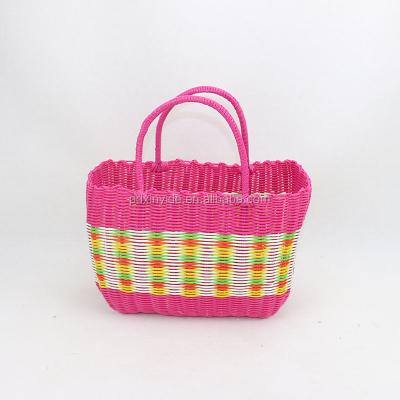 China Woven Handbag Fashionable Straw Beach Basket for sale