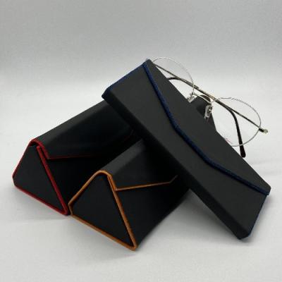 Chine A annoncé multicolore triangulaire unisexe de Logo Foldable lunettes de soleiles Case Glasses à vendre