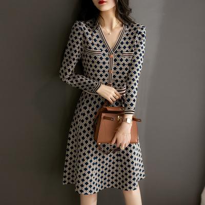 China Anti-static Elegant Slim Ladies Knit V-Neck Dress Waist Plaid High Long Sleeve Spring Casual Outfits for sale