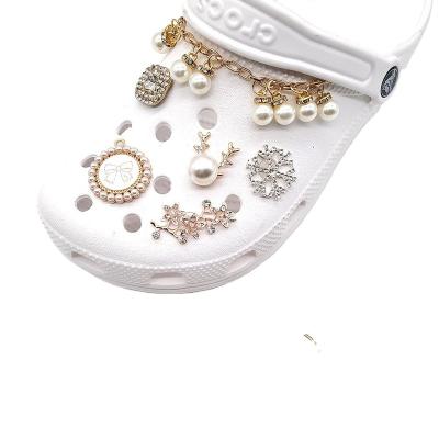 China Customized new shoe accessories alloy metal shoe buckle can be freely matched with hole shoe buckle jewelry accessories for sale