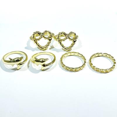 China Light High Quality Luxury Gold Plated Ring Set Hip Hop Style Alloy Dolphin Heart Shaped Hollow Opening Ring for sale