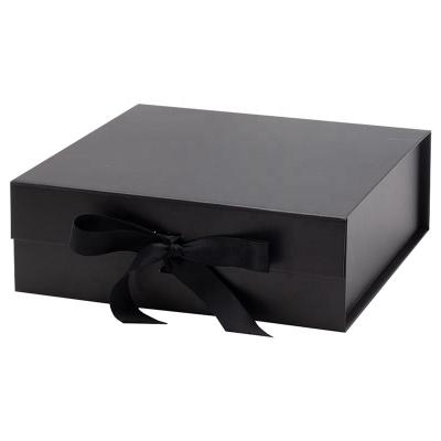 China Recycled Materials Custom Large Luxury Black Cardboard Paper Elegant Clothing Gift Packaging Box for sale