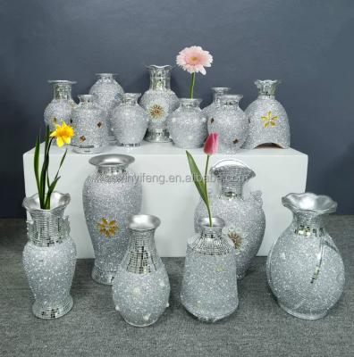 China Modern Home and Wedding Decoration Flower Vase Handcrafted Porcelain Design Centerpiece Luxury Modern Vase for sale